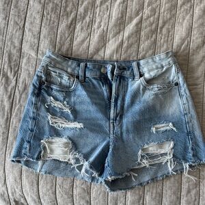 AE Mom short Distressed High-Rise